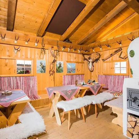 Alpengasthof Praxmar Konukevi 3*