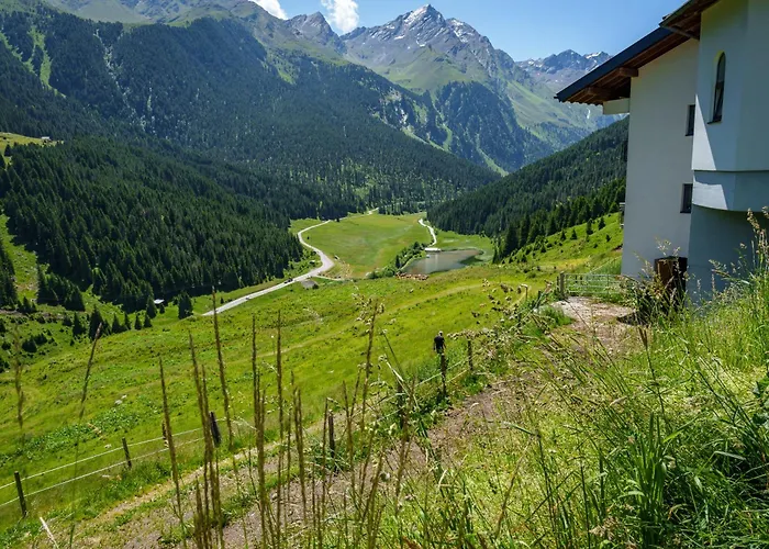 Alpengasthof Praxmar Πανσιόν 3*