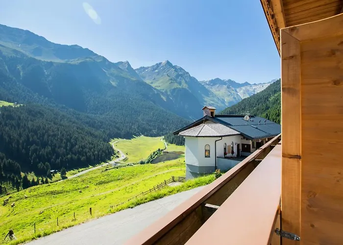 Alpengasthof Praxmar Πανσιόν 3*