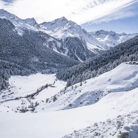 Alpengasthof Praxmar Πανσιόν 3*